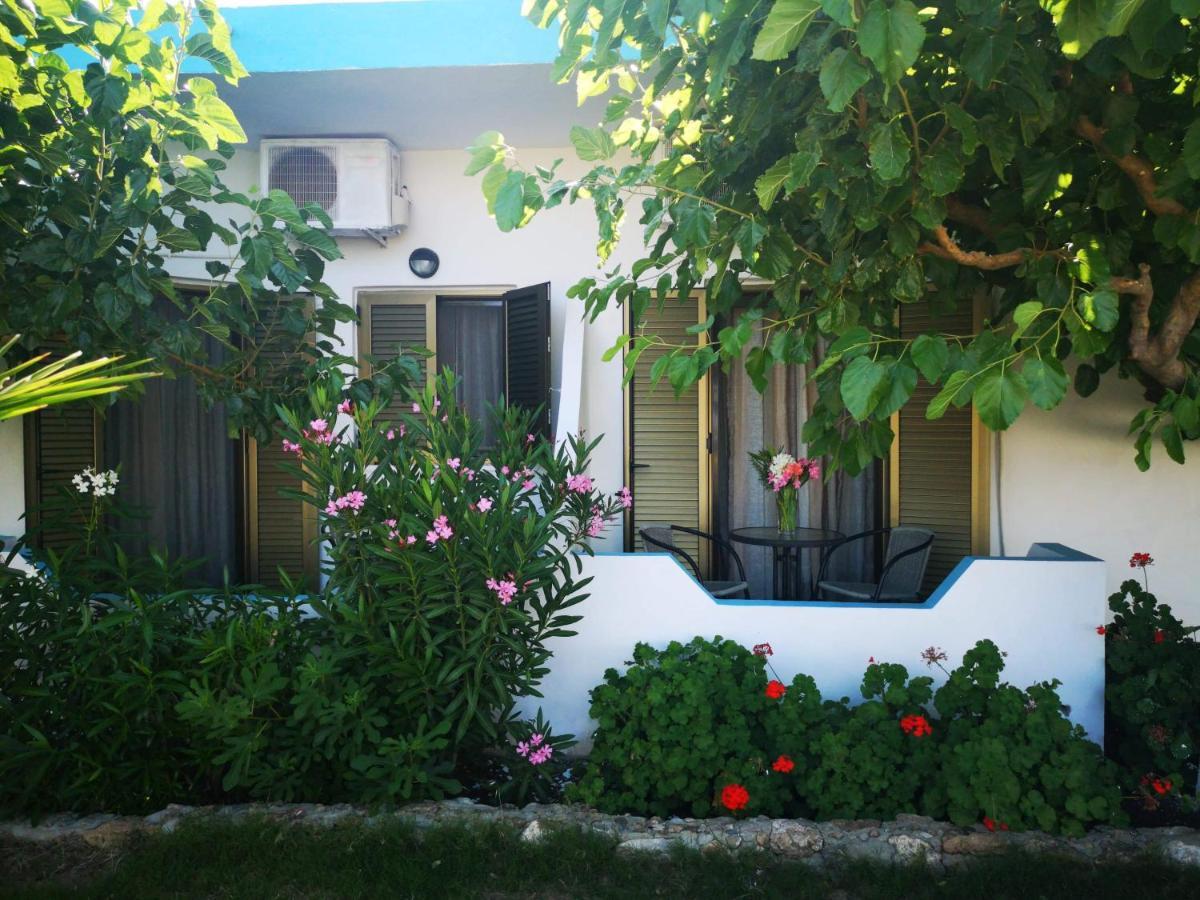 Orthi Ammos Hotel Frangocastelo Bagian luar foto