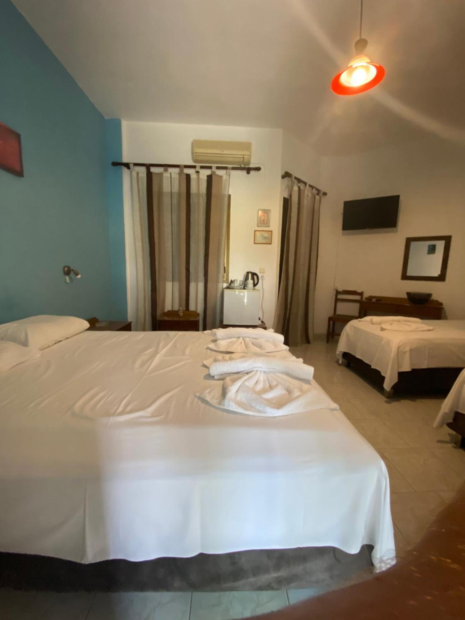 Orthi Ammos Hotel Frangocastelo Bagian luar foto