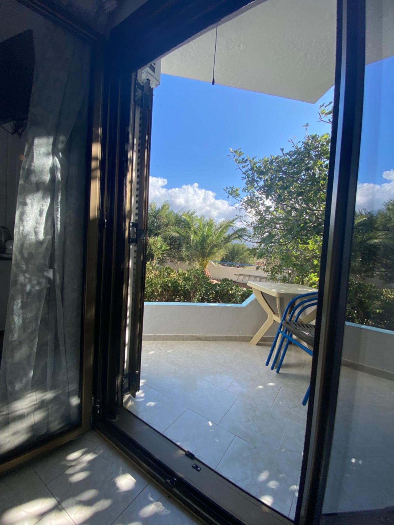 Orthi Ammos Hotel Frangocastelo Bagian luar foto